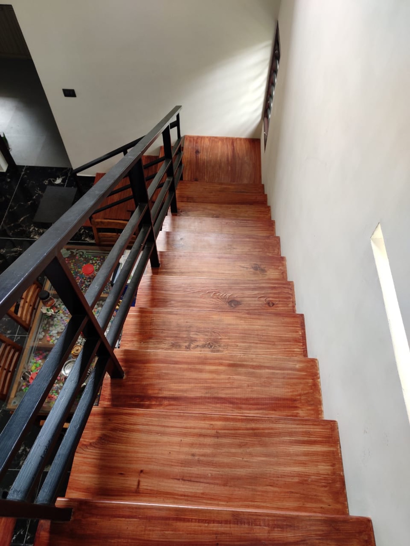 Timber treads, steel stringer